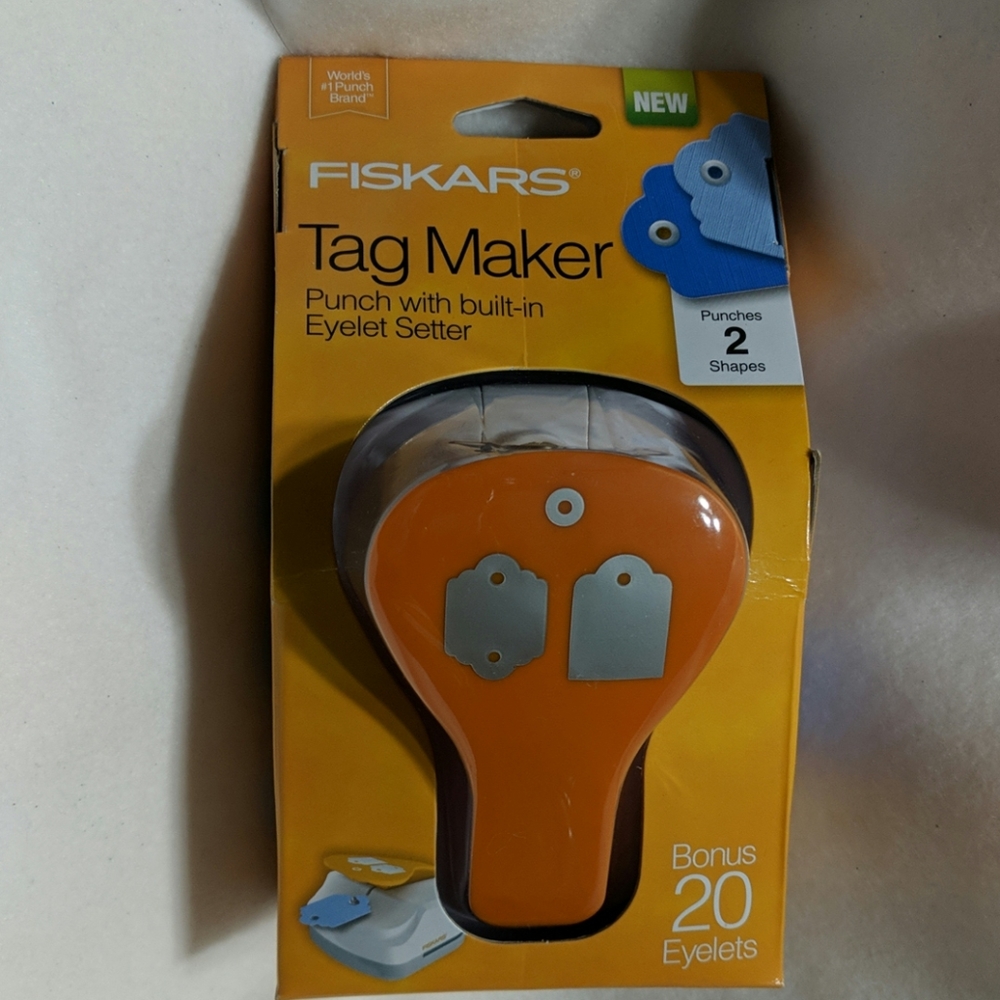 Fiskars Tag Maker